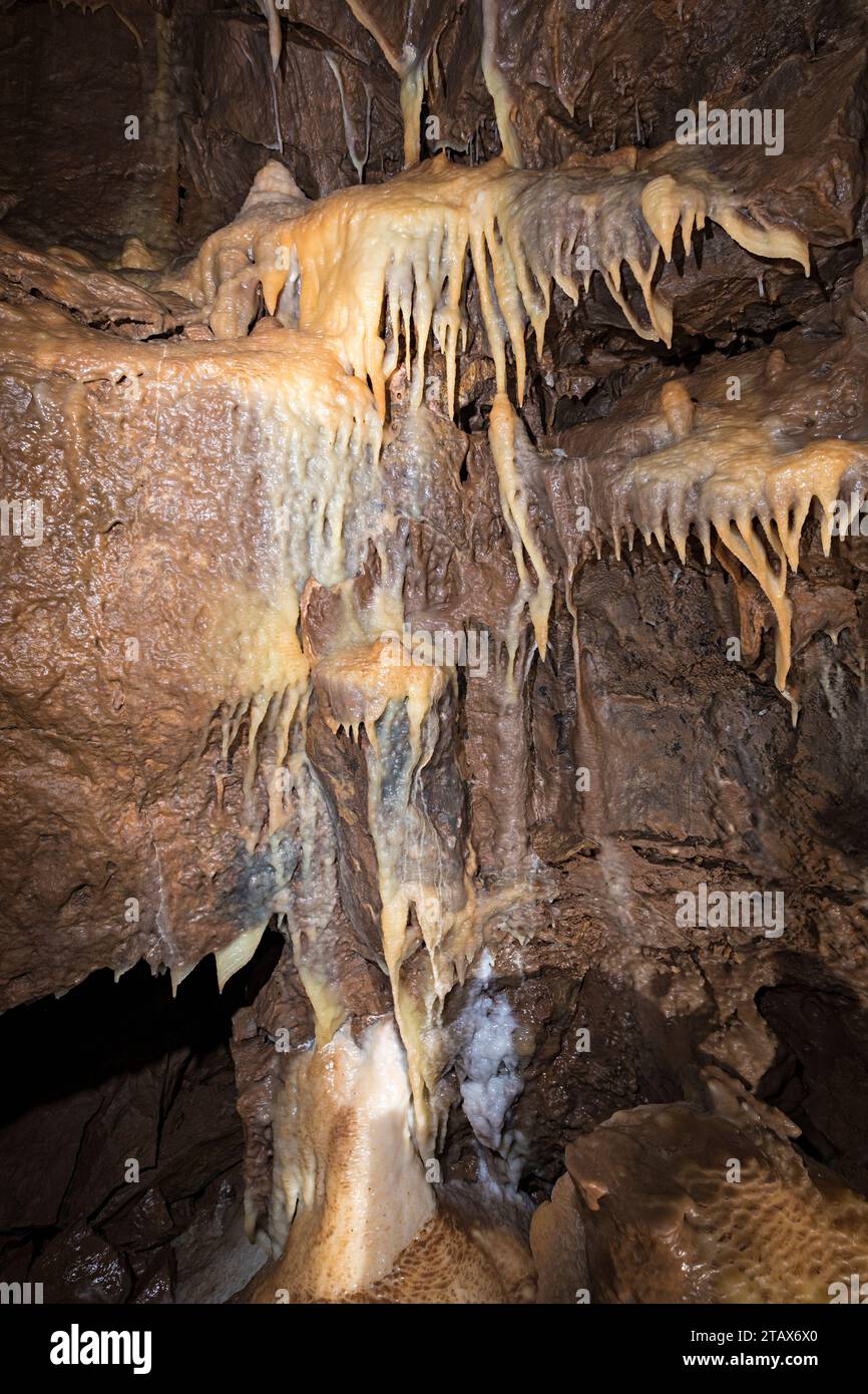 Formationen in einer Höhle in Somerset, Mendip, Großbritannien Stockfoto