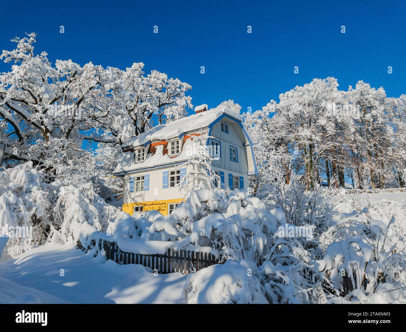 Murnau, Deutschland. Dezember 2023. Muenter House, ehemalige Villa von Gabriele Muenter und Wassily Kandinsky, Murnau, am Staffelsee, 3. Dezember 2023. Quelle: dpa/Alamy Live News Stockfoto