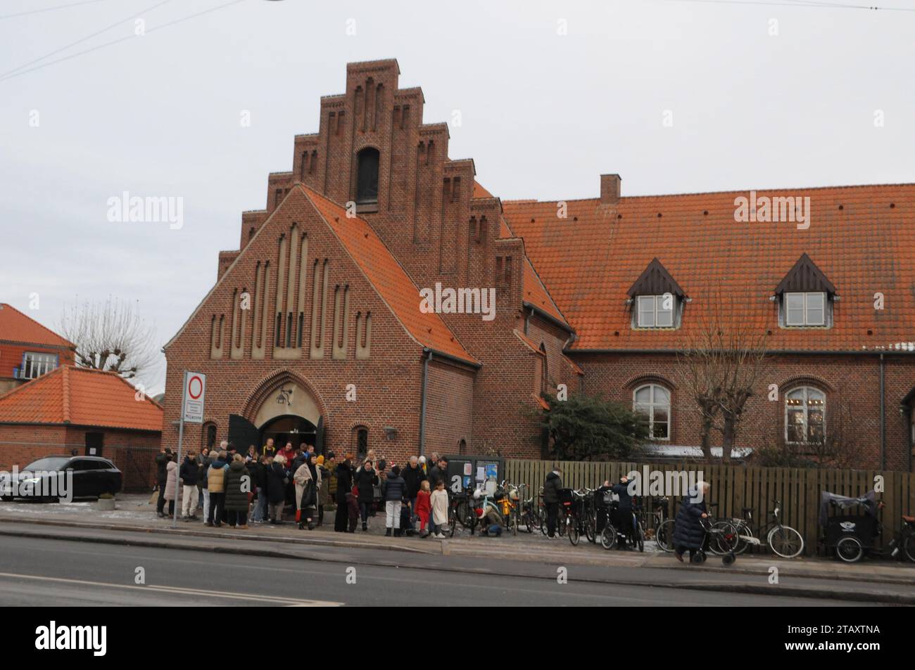 Kopenhagen, Dänemark /03. Dezember 2023/.Simon peters kirke-Mitglieder sonntagsgottesdienst am sonntag vor dem weihnachtsgottesdienst in Kastrup. (Photo.Francis Joseph Dean/Dean Pictures) Stockfoto