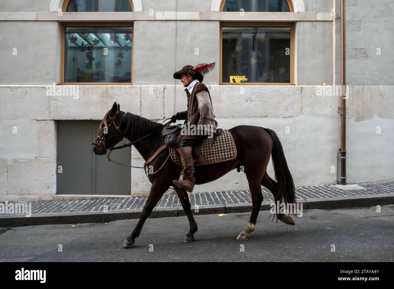 Genf, Schweiz - 11. Dezember 2022. Feierlichkeiten des jährlichen L' Escalade Festivals in Genf im Dezember mit Paraden, Musik, Schokolade und Wein. Stockfoto