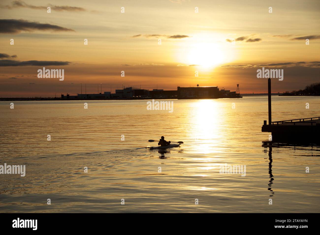 Kajakfahren auf dem See Stockfoto