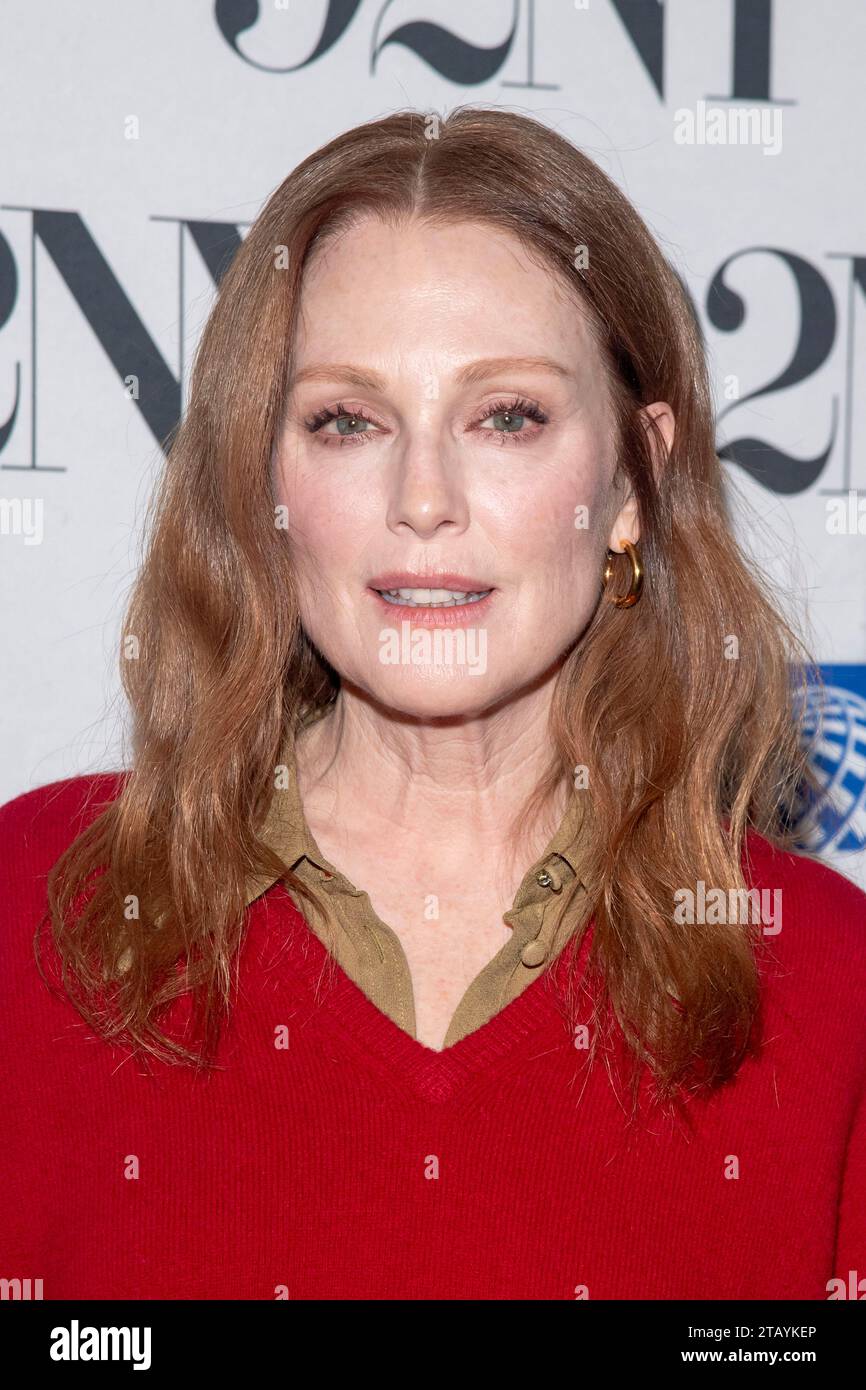 New York, New York, USA. November 2023 30. Julianne Moore nimmt an Netflix's Mai Dezember Special Screening in der 92nd Street Y Teil (Foto: © Ron Adar/TheNEWS2 via ZUMA Press Wire) NUR ZUR REDAKTIONELLEN VERWENDUNG! Nicht für kommerzielle ZWECKE! Stockfoto