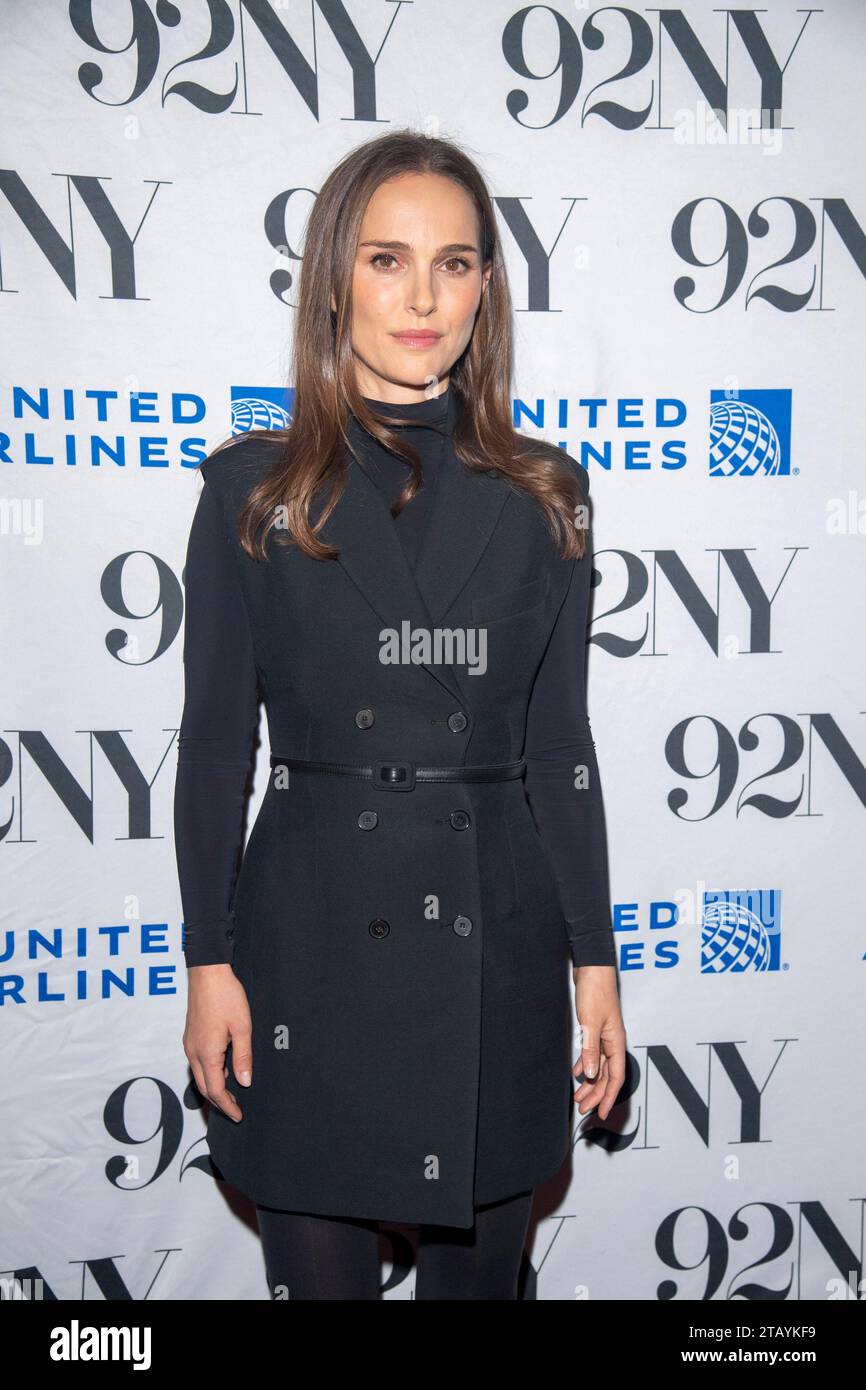New York, New York, USA. November 2023 30. Natalie Portman nimmt an Netflix's Mai Dezember Special Screening in der 92nd Street Y Teil (Kreditbild: © Ron Adar/TheNEWS2 via ZUMA Press Wire) NUR ZUR REDAKTIONELLEN VERWENDUNG! Nicht für kommerzielle ZWECKE! Stockfoto