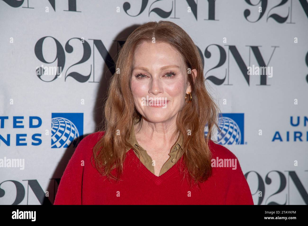 New York, New York, USA. November 2023 30. Julianne Moore nimmt an Netflix's Mai Dezember Special Screening in der 92nd Street Y Teil (Foto: © Ron Adar/TheNEWS2 via ZUMA Press Wire) NUR ZUR REDAKTIONELLEN VERWENDUNG! Nicht für kommerzielle ZWECKE! Stockfoto