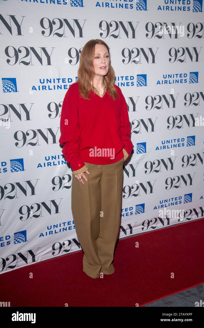 New York, New York, USA. November 2023 30. Julianne Moore nimmt an Netflix's Mai Dezember Special Screening in der 92nd Street Y Teil (Foto: © Ron Adar/TheNEWS2 via ZUMA Press Wire) NUR ZUR REDAKTIONELLEN VERWENDUNG! Nicht für kommerzielle ZWECKE! Stockfoto