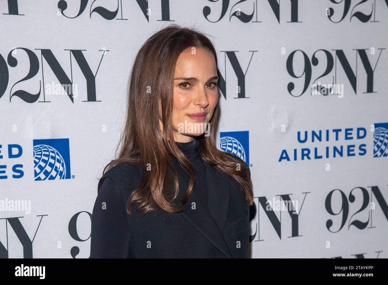 New York, New York, USA. November 2023 30. Natalie Portman nimmt an Netflix's Mai Dezember Special Screening in der 92nd Street Y Teil (Kreditbild: © Ron Adar/TheNEWS2 via ZUMA Press Wire) NUR ZUR REDAKTIONELLEN VERWENDUNG! Nicht für kommerzielle ZWECKE! Stockfoto