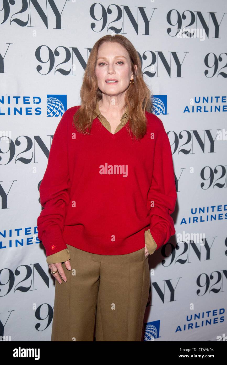 New York, New York, USA. November 2023 30. Julianne Moore nimmt an Netflix's Mai Dezember Special Screening in der 92nd Street Y Teil (Foto: © Ron Adar/TheNEWS2 via ZUMA Press Wire) NUR ZUR REDAKTIONELLEN VERWENDUNG! Nicht für kommerzielle ZWECKE! Stockfoto