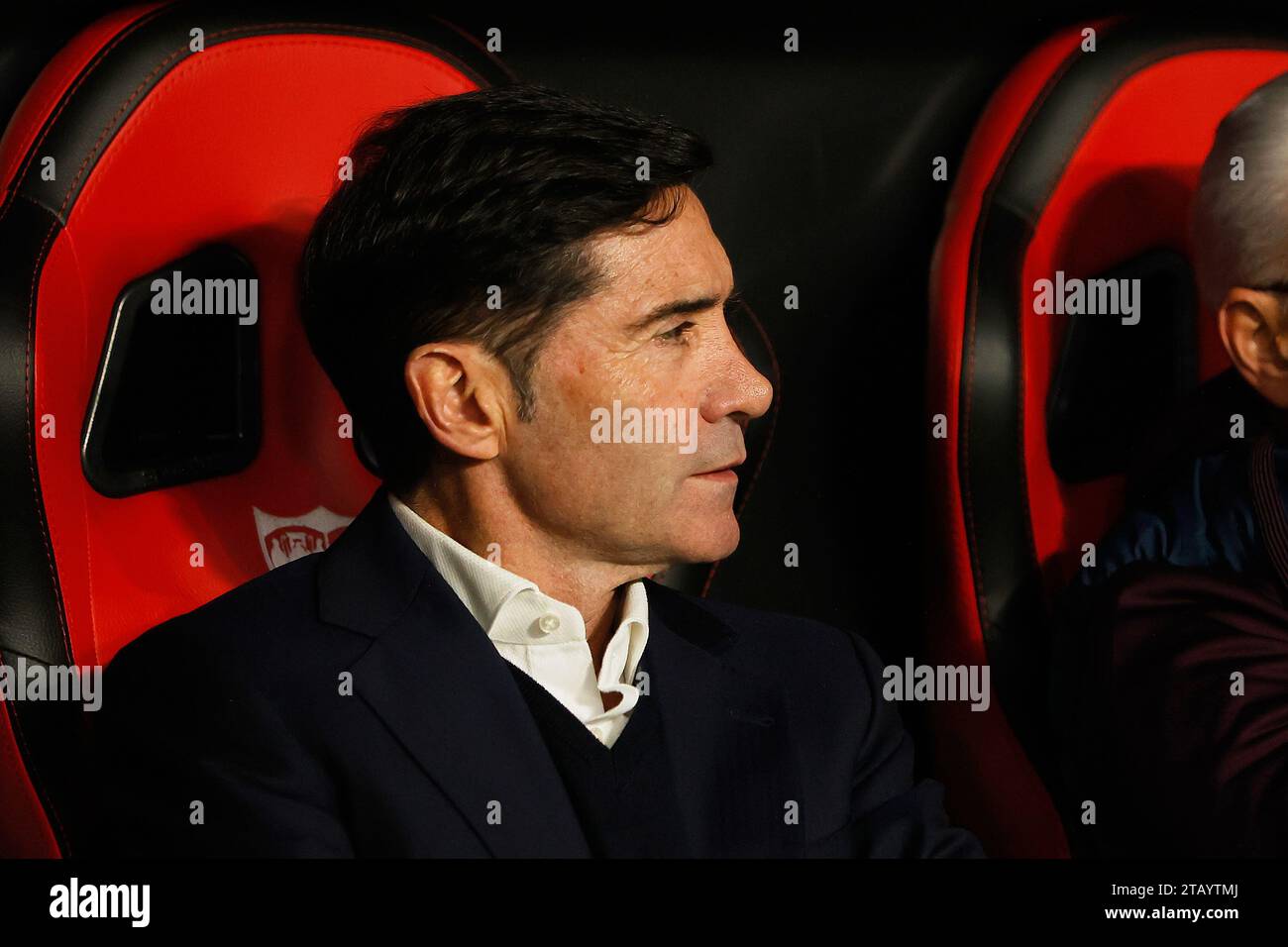 Sevilla, Spanien. Dezember 2023. Cheftrainer Marcelino Garcia von Villarreal, der während des LaLiga-Spiels zwischen Sevilla FC und Villarreal im Estadio Ramon Sanchez Pizjuan in Sevilla gesehen wurde. (Foto: Gonzales Photo/Alamy Live News Stockfoto