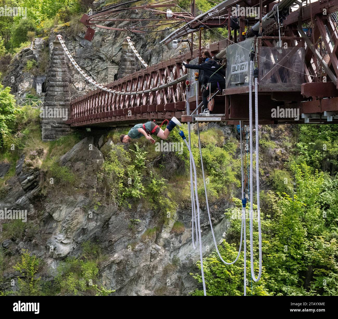 Roadtrip zur Südinsel Neuseelands. Kawarau Gorge und Brücke mit dem weltberühmten Bungy Jump. Stockfoto