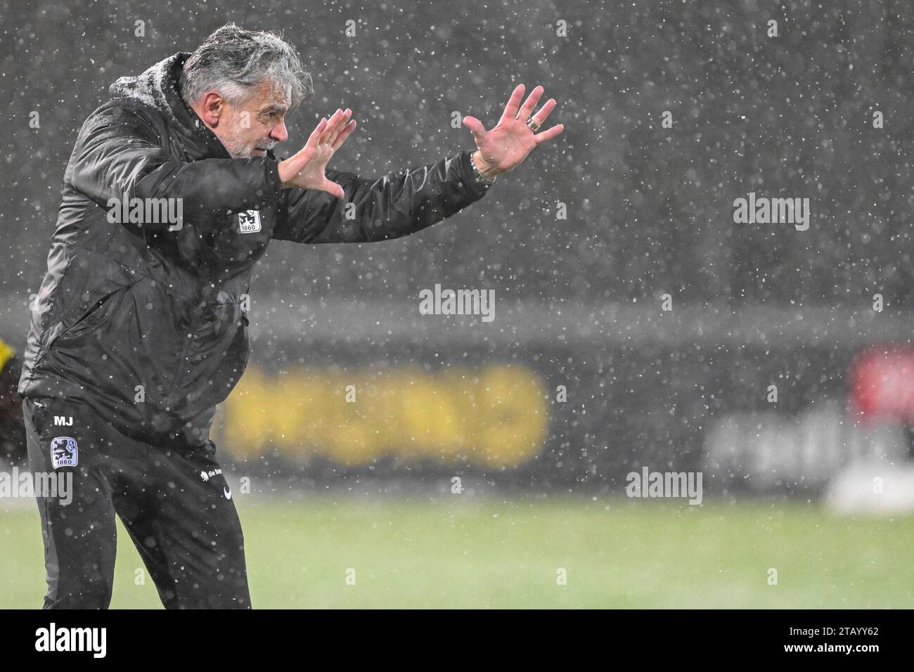 Dortmund, Deutschland. Dezember 2023. Liga - Borussia Dortmund II - TSV 1960 München am 04.11.2023 im Stadion Rote Erde in Dortmund Trainer Maurizio Jacobacci (1860 München) unzufrieden, enttäuscht, enttaeuscht, niedergeschlagen. Foto: Osnapix Credit: dpa/Alamy Live News Stockfoto