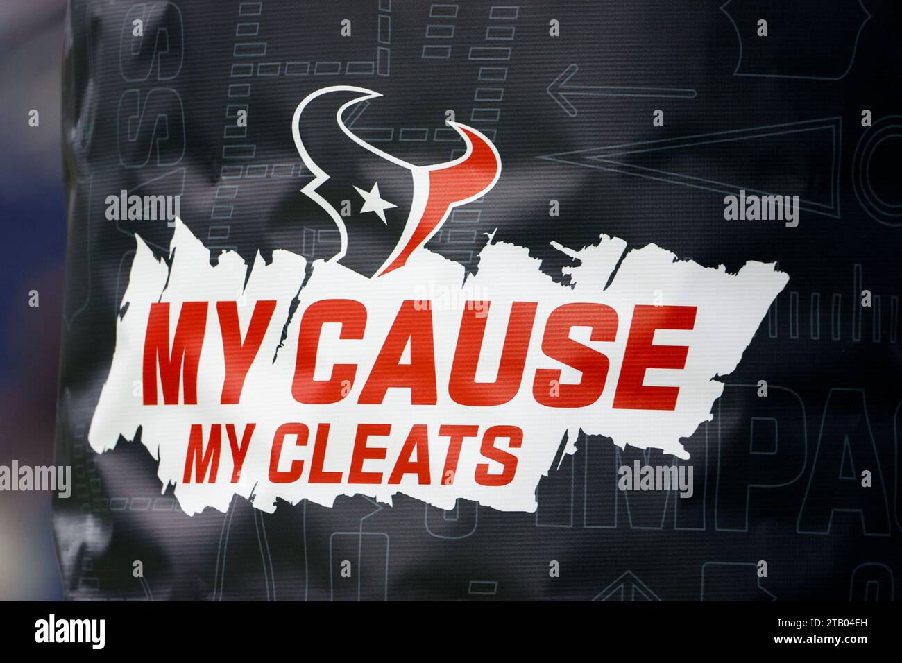 3. Dezember 2023: Die Houston Texans Torpfosten tragen einen My Cause My Cleats, der während eines NFL-Spiels zwischen den Texans und den Broncos am 3. Dezember 2023 verboten wurde. Die Spieler haben die Möglichkeit, eine Sache auszuwählen, die ihnen wichtig ist, und ihre gewählte Organisation in den Spielen in Woche 13 und Woche 14 mit speziell entwickelten Schuhen zu vertreten. (Kreditbild: © Scott Coleman/ZUMA Press Wire) NUR REDAKTIONELLE VERWENDUNG! Nicht für kommerzielle ZWECKE! Stockfoto