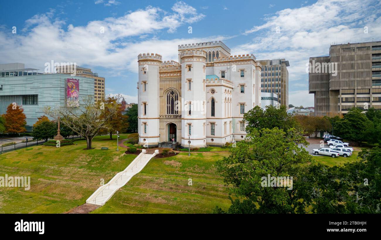 Baton Rouge, LA - 1. Dezember 2023: Das Old Louisiana State Capitol Building in Baton Rouge, LA Stockfoto