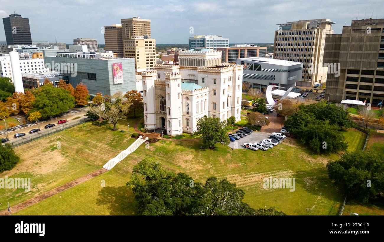 Baton Rouge, LA - 1. Dezember 2023: Das Old Louisiana State Capitol Building in Baton Rouge, LA Stockfoto