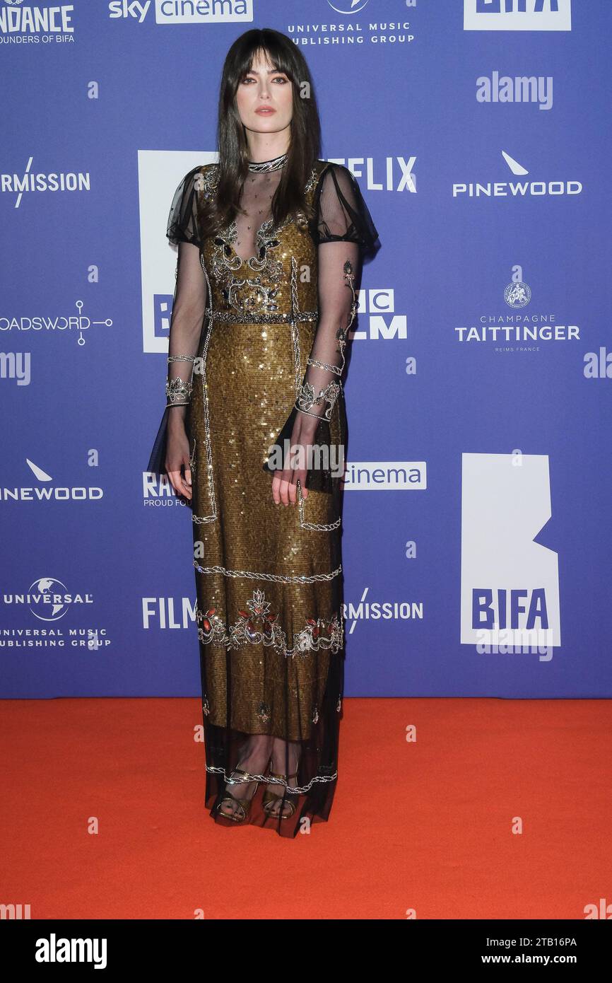 London, Großbritannien. Millie Brady fotografierte am 3. Dezember 2023 bei den 26. British Independent Film Awards im Old Billingsgate . Bild von Julie Edwards. Quelle: JEP Celebrity Photos/Alamy Live News Stockfoto