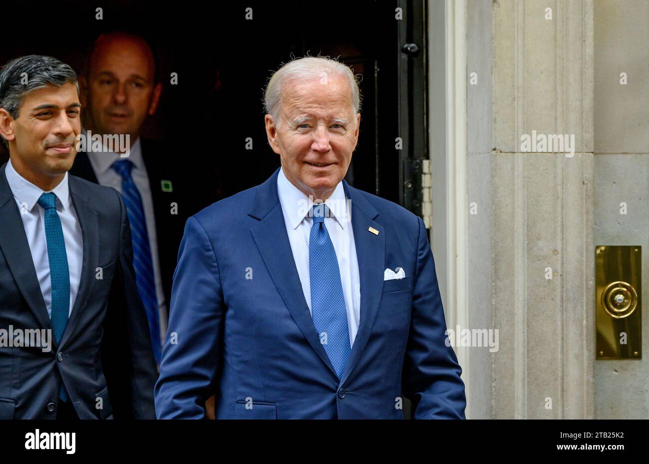 US-Präsident Joe Biden verlässt die Downing Street 10 nach einem 40-minütigen Treffen mit dem britischen Premierminister Rishi Sunak. London, Großbritannien. Juli 2023. Stockfoto
