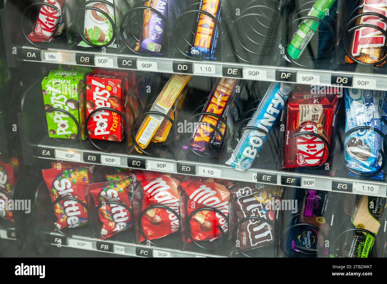 Ein britischer Automaten voller Schokolade Stockfoto