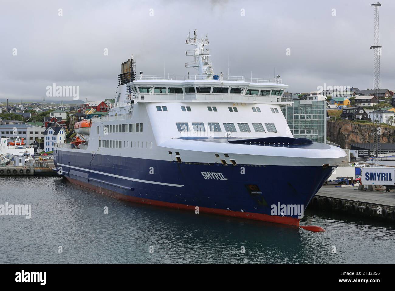 Färöische Passagier- und Autofähre MS Smyril (größtes Schiff der Strandfaraskip Landsins Line Flotte), Krambatangi nach Tórshavn, Hauptstadt der Färöer (Dänemark) Stockfoto