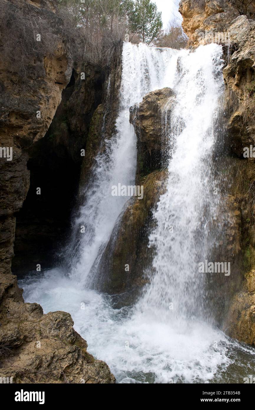 Cascada Batida del Molino Viejo, Calomarde, Sierra de Albarracin, Provinz Teruel, Aragon, Spanien. Stockfoto