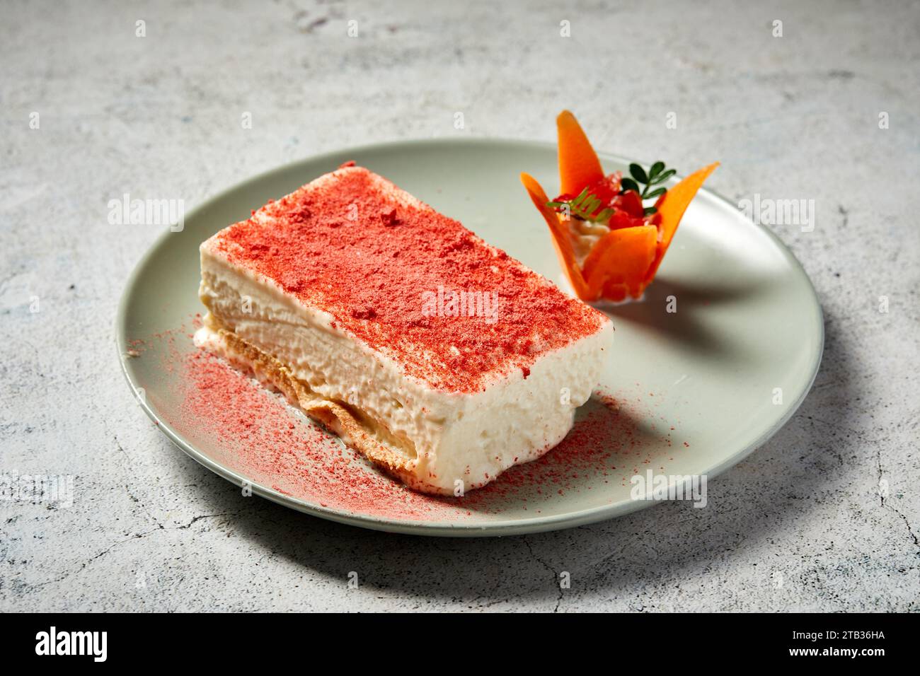 Ein Stück Moussekuchen, Schokoladenkuchen Stockfoto