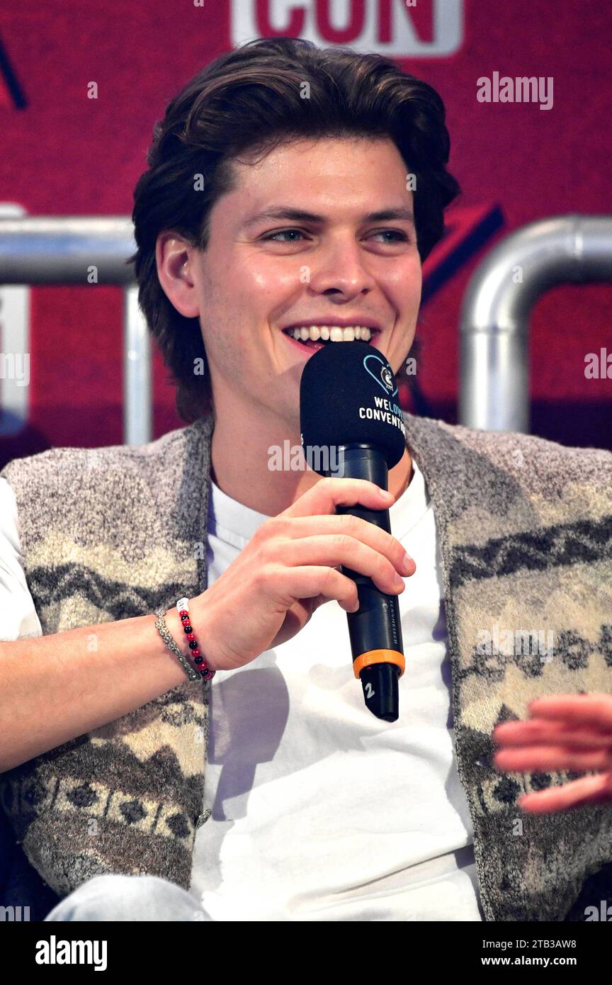 Alex hogh Andersen auf der German Film & Comic Con Winter Edition in der Messe Dortmund. Dortmund, 03.12.2023 *** Alex hogh Andersen auf der German Film Comic Con Winter Edition auf der Messe Dortmund Dortmund, 03 12 2023 Foto:Xn.xKubelkax/xFuturexImagex Comic_con_3335 Credit: Imago/Alamy Live News Stockfoto