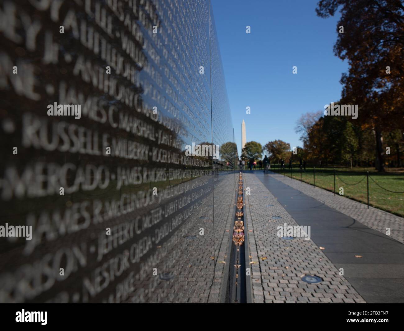 Das Vietnam Veterans Memorial, auch Vietnam Memorial genannt, ist eine US-amerikanische Gedenkstätte in Washington, D.C. Stockfoto