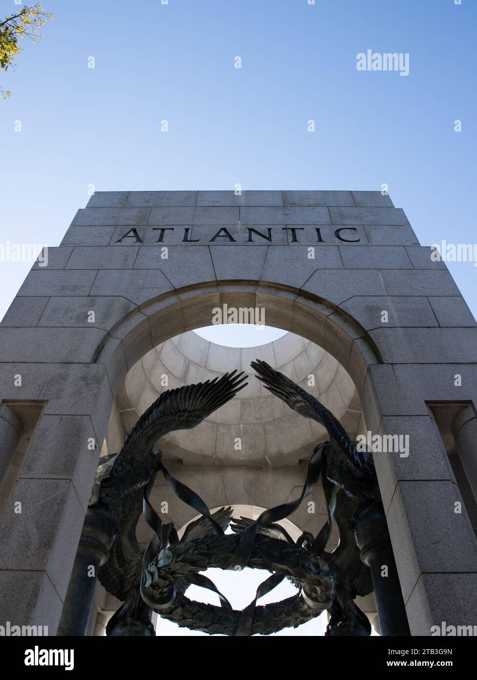 Das World war 2 Memorial, Washington DC für alle Soldaten und diejenigen, die während des Zweiten Weltkriegs in allen Theatern starben, repräsentiert Soldaten aus jedem Staat Stockfoto