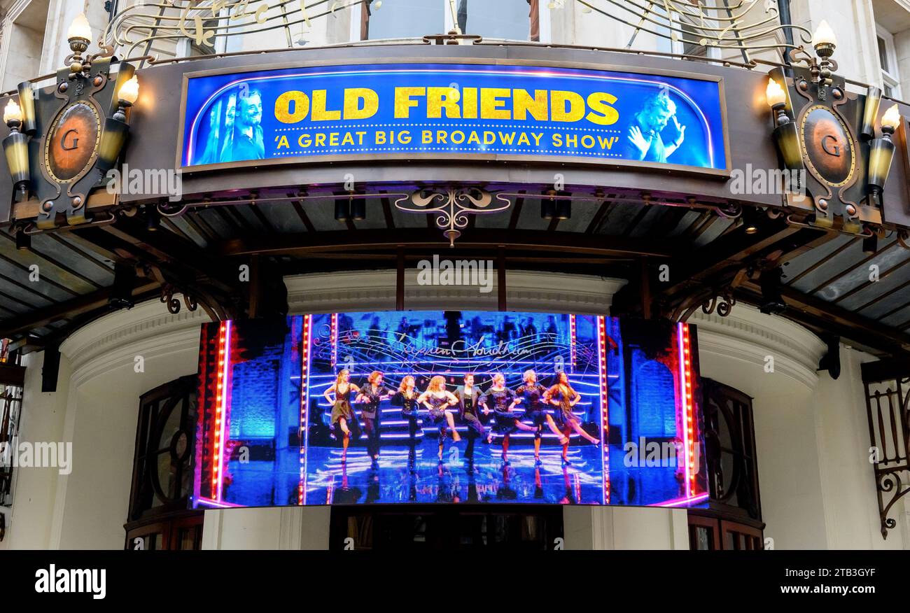 London, Großbritannien. Stephen Sondheims „Old Friends“ im Gielgud Theatre in der Shaftesbury Avenue, November 2023 Stockfoto