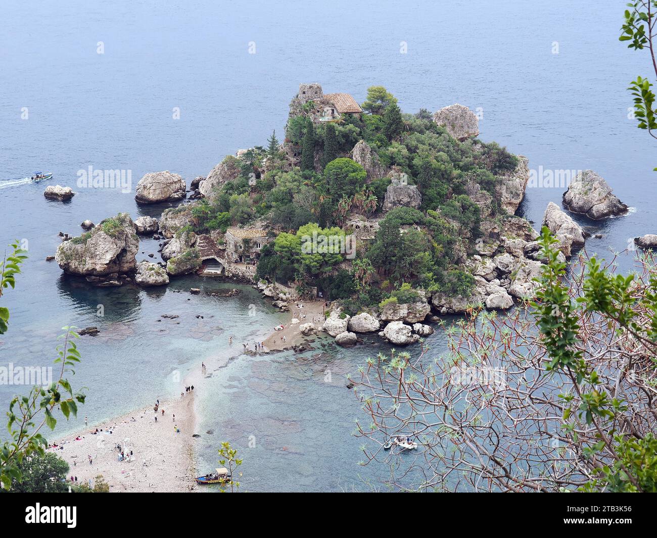 Isola Bella (auch bekannt als die Perle des Ionischen Meeres), Strand, Mazzarò, Taormina, Sizilien, Sizilien, Italien, Europa Stockfoto