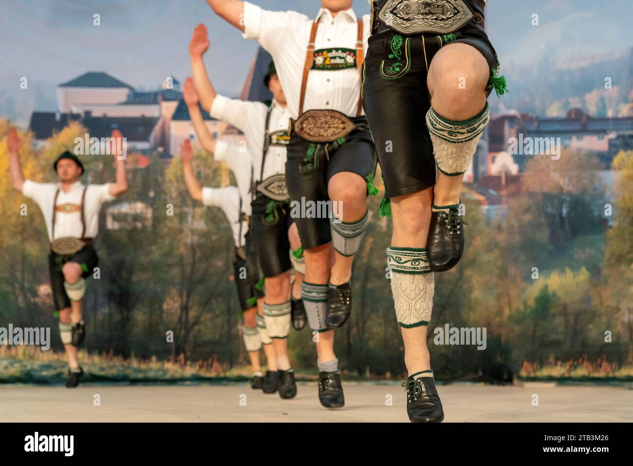 133. Gautrachtenfest des Gauverbandes I (Bayerischer Trachtenverband)D'Raschenberger Teisendorf Generalprobe im großen Festzelt Stockfoto