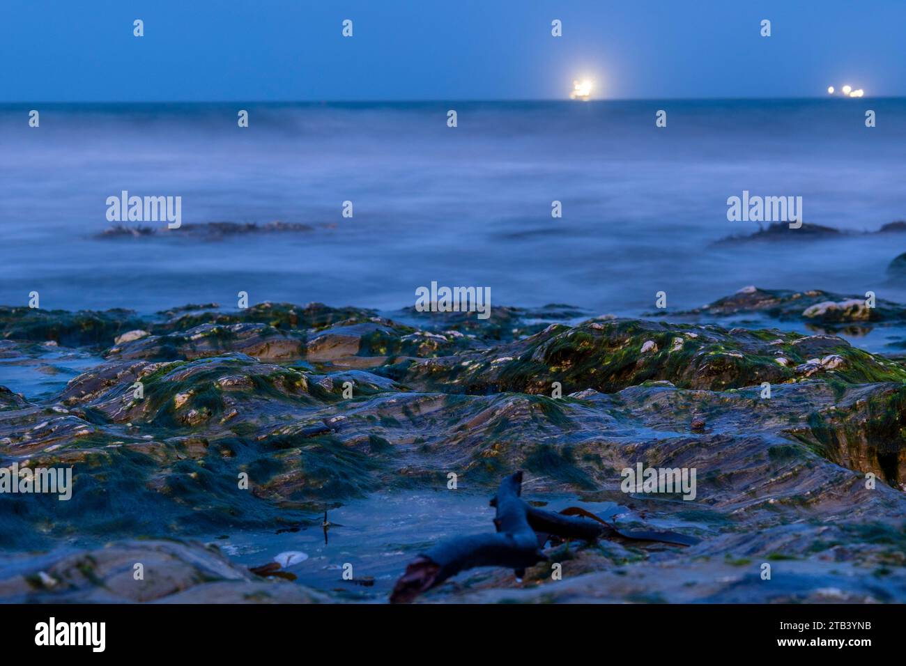 Langzeitfotografie in Falmouth Cornwall bei Castle und Gyllyngvase Beach. Stockfoto