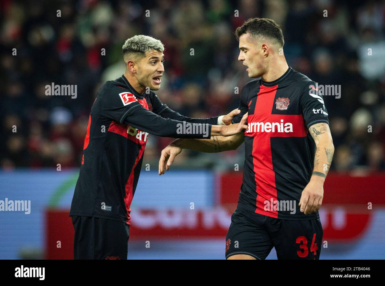 Leverkusen, Deutschland. Dezember 2023. Exequiel Palacios (Leverkusen), Granit Xhaka (Leverkusen) Bayer Leverkusen - Borussia Dortmund 03.12.2023 Copyr Stockfoto