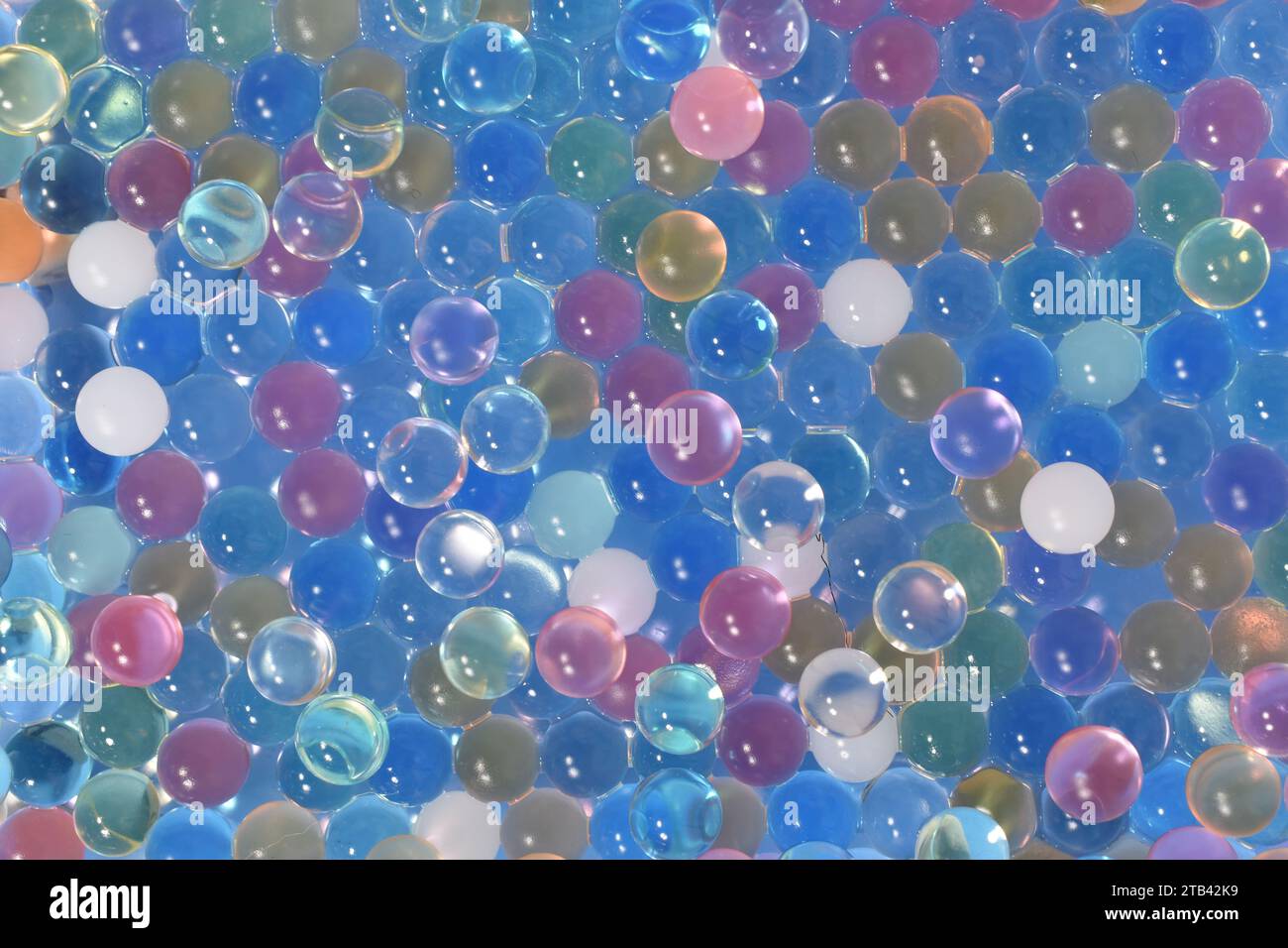 Hintergrund kolovolle Blasen. Blaue, rosa und weiße Buben Stockfoto