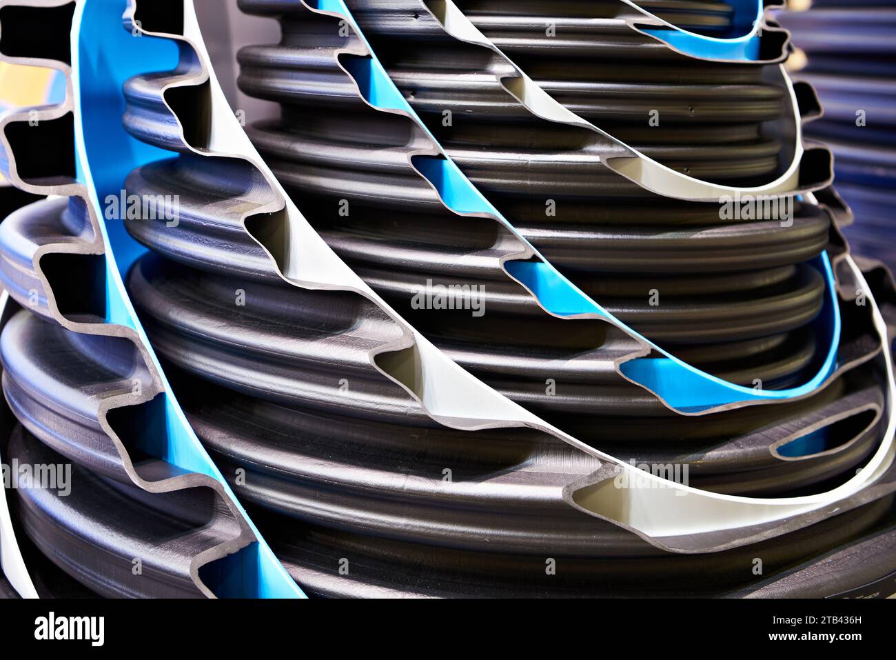 Abwasserrohre aus hochdichtem Polyethylen auf einer Industrieausstellung Stockfoto