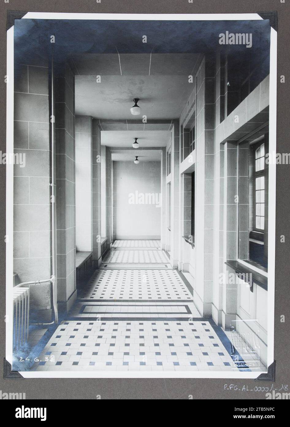 Vue du couloir au premier étage après les travaux des années 30 P-FG-AL-00001-18. Stockfoto