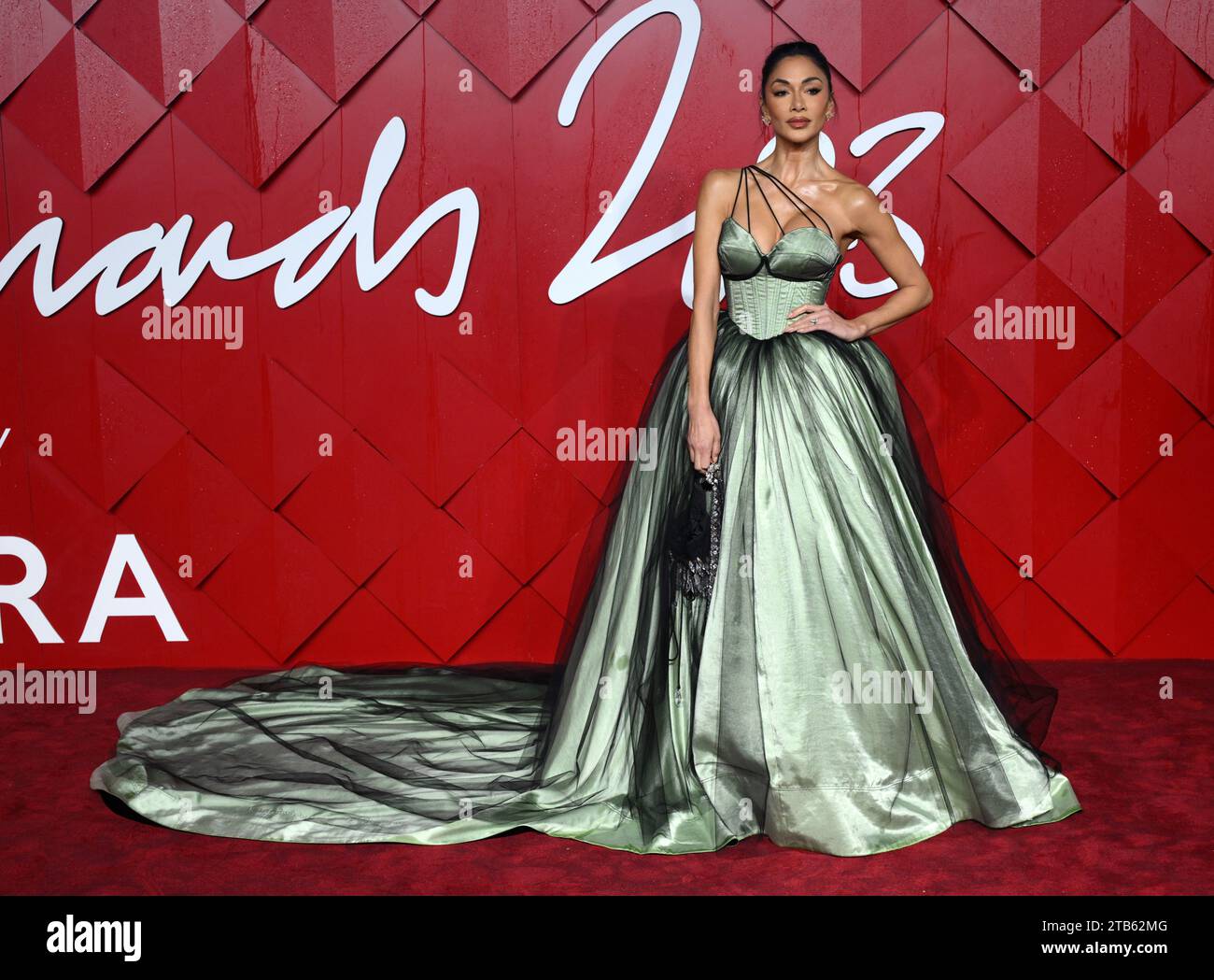 London, Großbritannien. Dezember 2023. Nicole Scherzinger bei den Fashion Awards 2023 in der Royal Albert Hall, London. Quelle: Doug Peters/EMPICS/Alamy Live News Stockfoto