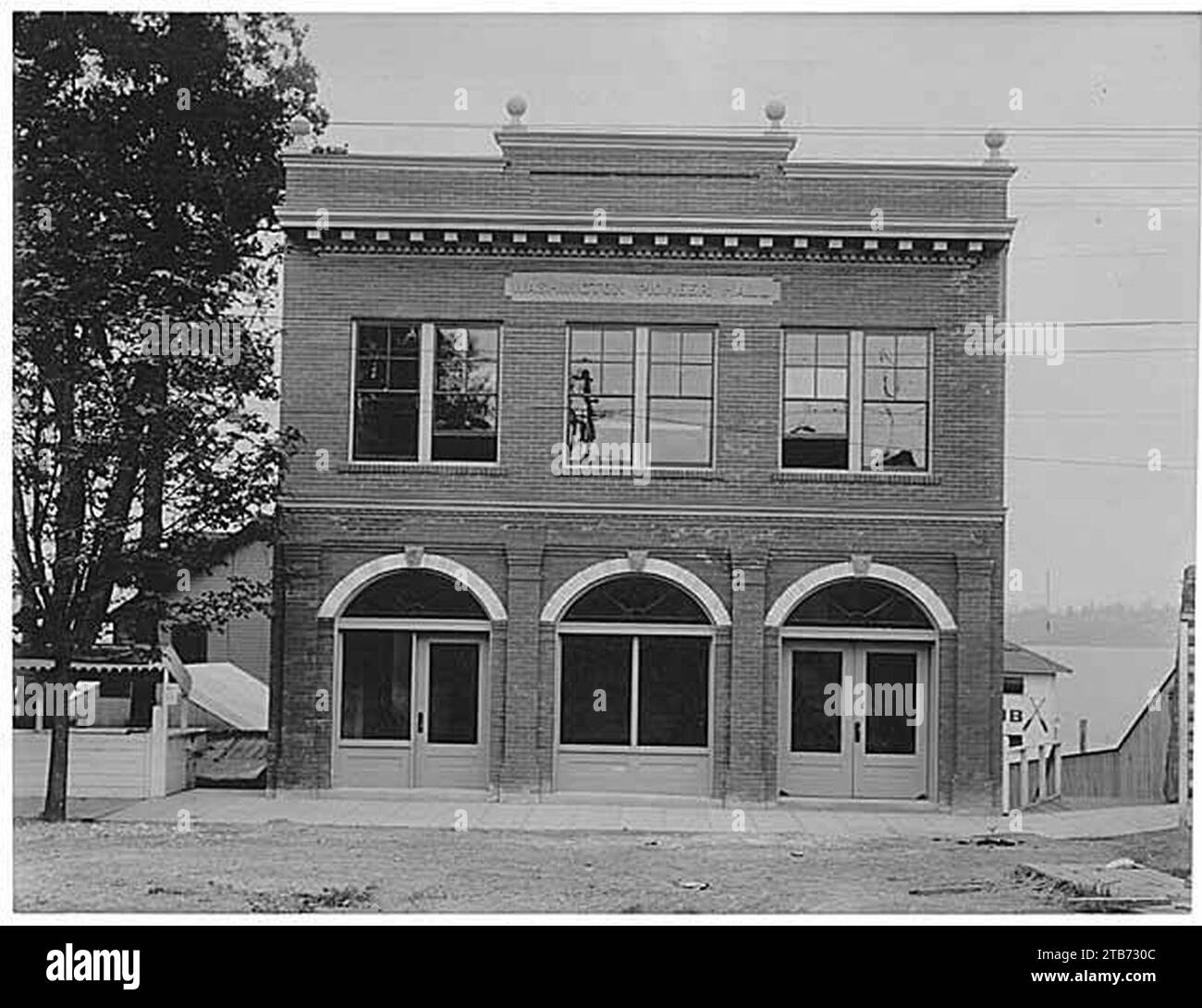 Außenansicht der Washington Pioneer Hall, Viertel Madison Park, Seattle, CA 1915 (WARNER 311). Stockfoto