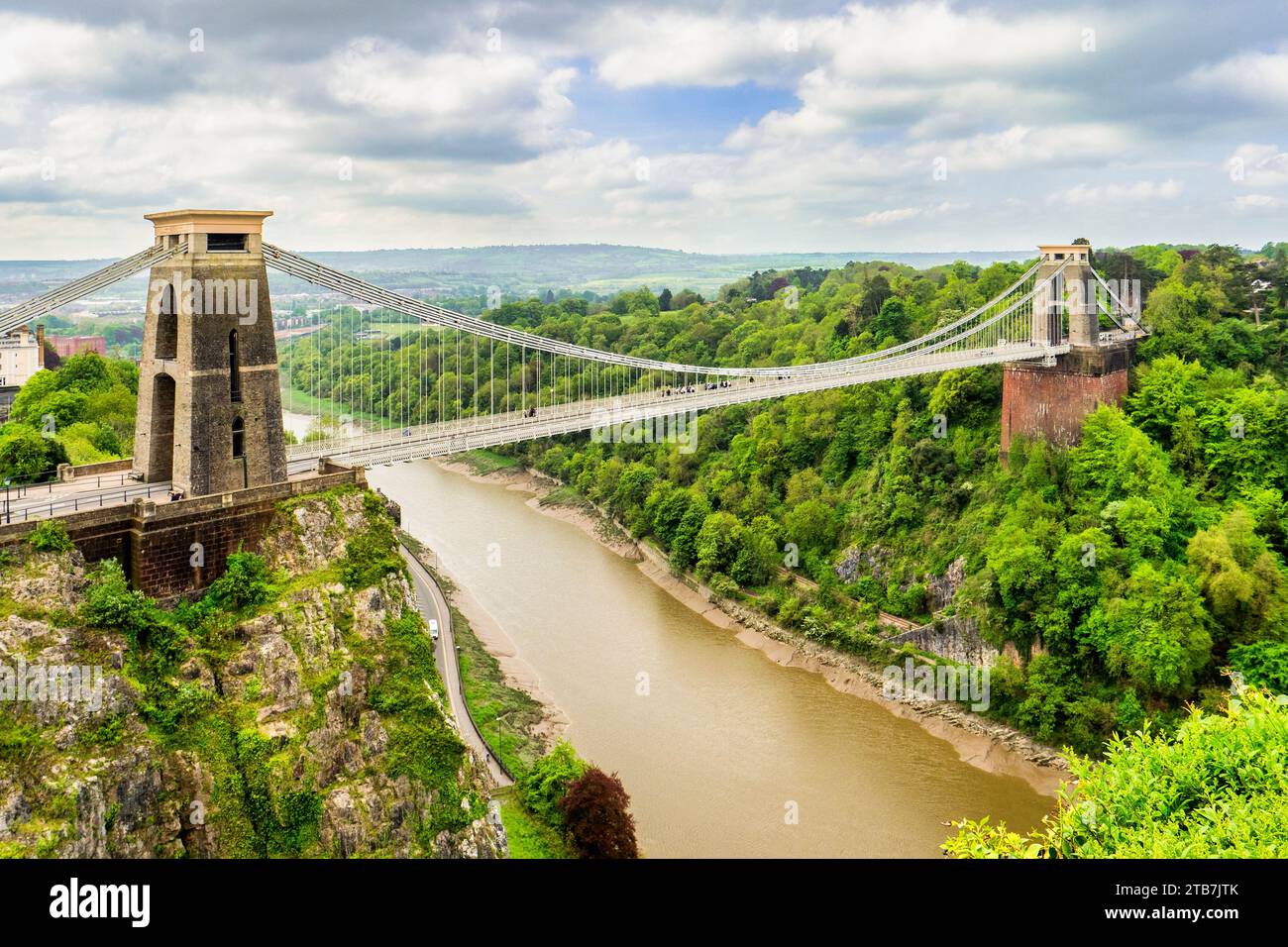 12. Mai 2023: Bristol, Vereinigtes Königreich - Clifton Suspension Bridge, entworfen von I K Brunel, überquert die Avon-Schlucht stromabwärts vom Zentrum von Bristol. Stockfoto