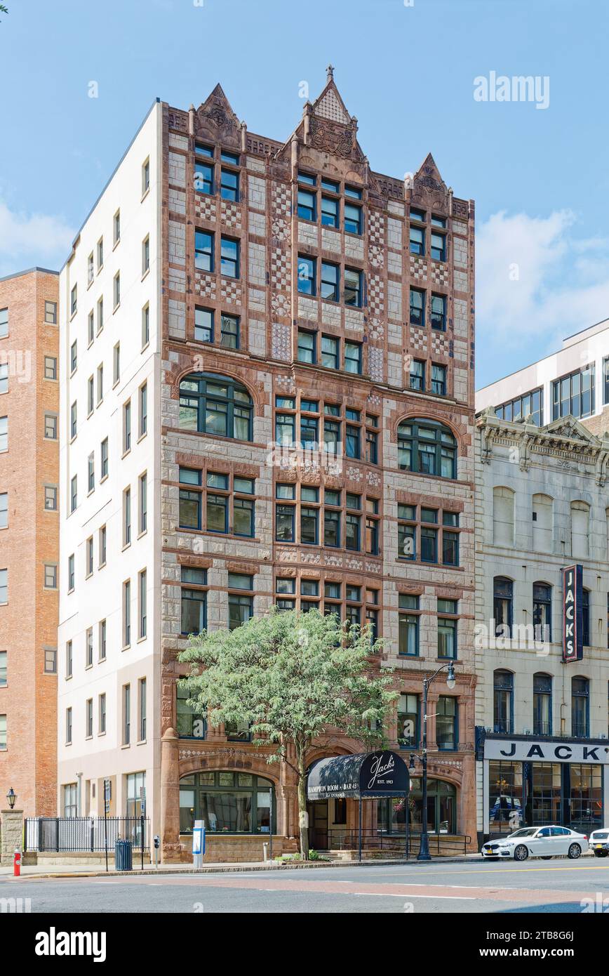 Das ehemalige National Commercial Bank Building, heute Hampton Plaza Bürogebäude, beherbergt Regierungsbehörden des Staates New York. Stockfoto