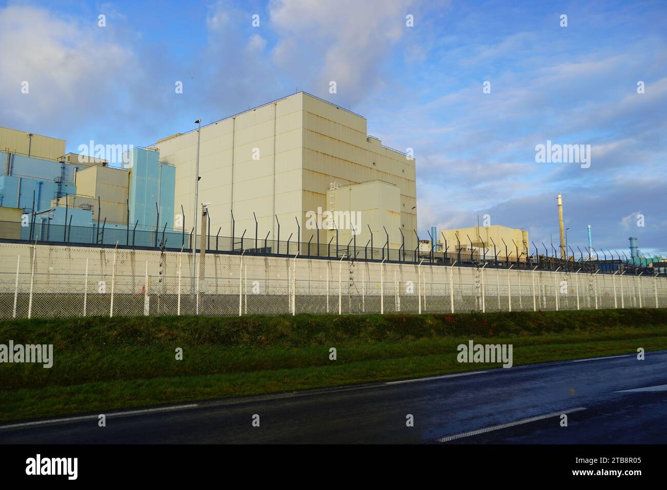 La Hague (Normandie, Nordwestfrankreich): Von Orano Cycle betriebene Wiederaufbereitungsanlage für Kernbrennstoffe auf der Halbinsel Cotentin Stockfoto