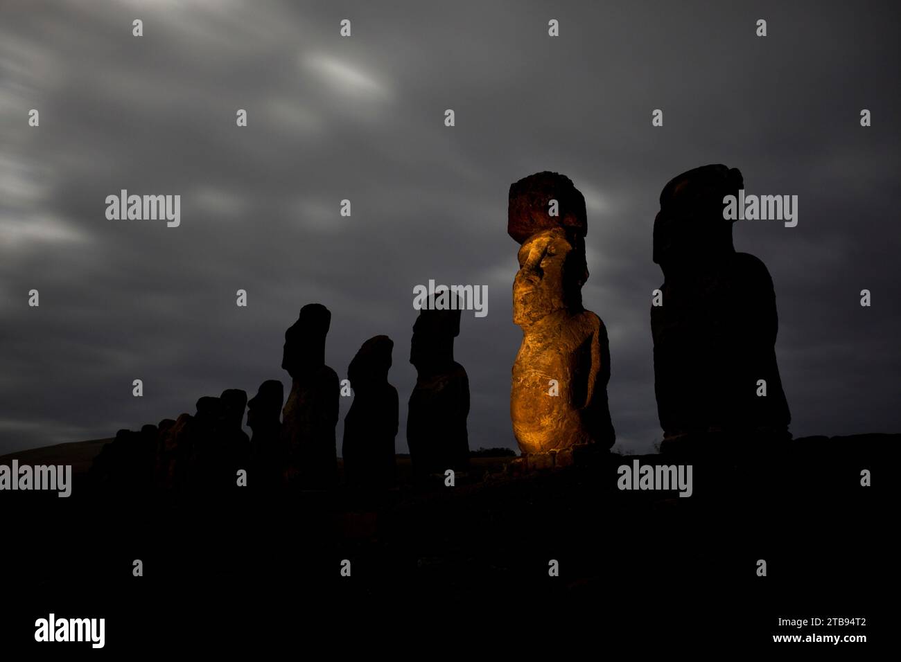 Moai auf der Osterinsel in Tongariki, Chile; Osterinsel, Isla de Pascua, Chile Stockfoto
