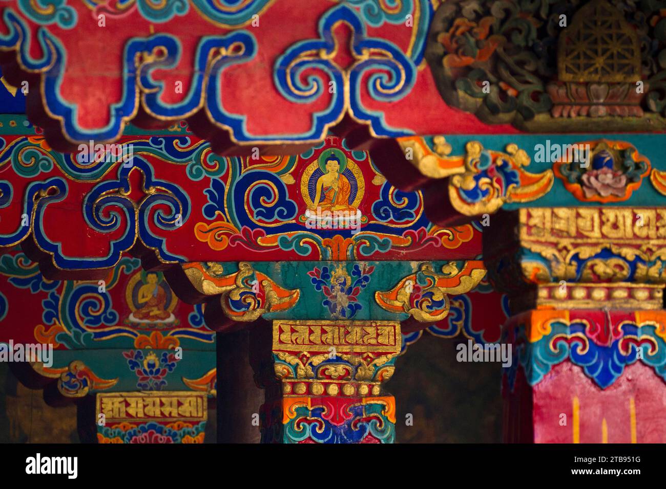 Nahaufnahme der architektonischen Details des Jokhang-Tempels vom Barkhor-Platz; Lhasa, Tibet Stockfoto