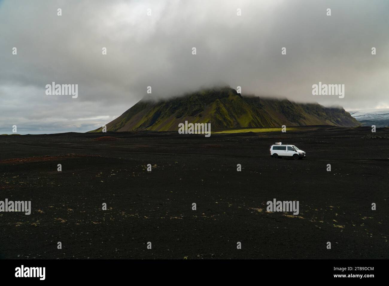 Bizarre und surrealistische Landschaften zeigen sich den Besuchern der Region um Landmannalaugar im südlichen Hochland Islands. Stockfoto