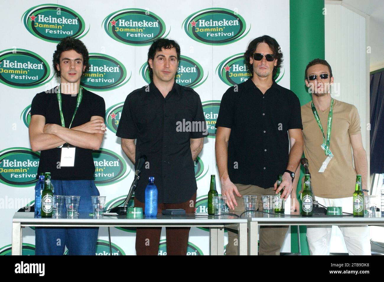 Imola Italien 15.06.2002: Die Afterhours-Gruppe, Dario Ciffo, Manuel Agnelli, Giorgio Prette und Andrea Viti, während der Pressekonferenz beim Heineken Jammin Festival 2002 Stockfoto