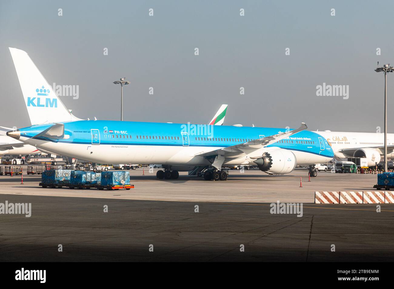 Dubai, Vereinigte Arabische Emirate - 12. Oktober 2023: KLM Royal Dutch Airlines auf dem Dubai International Airport Stockfoto