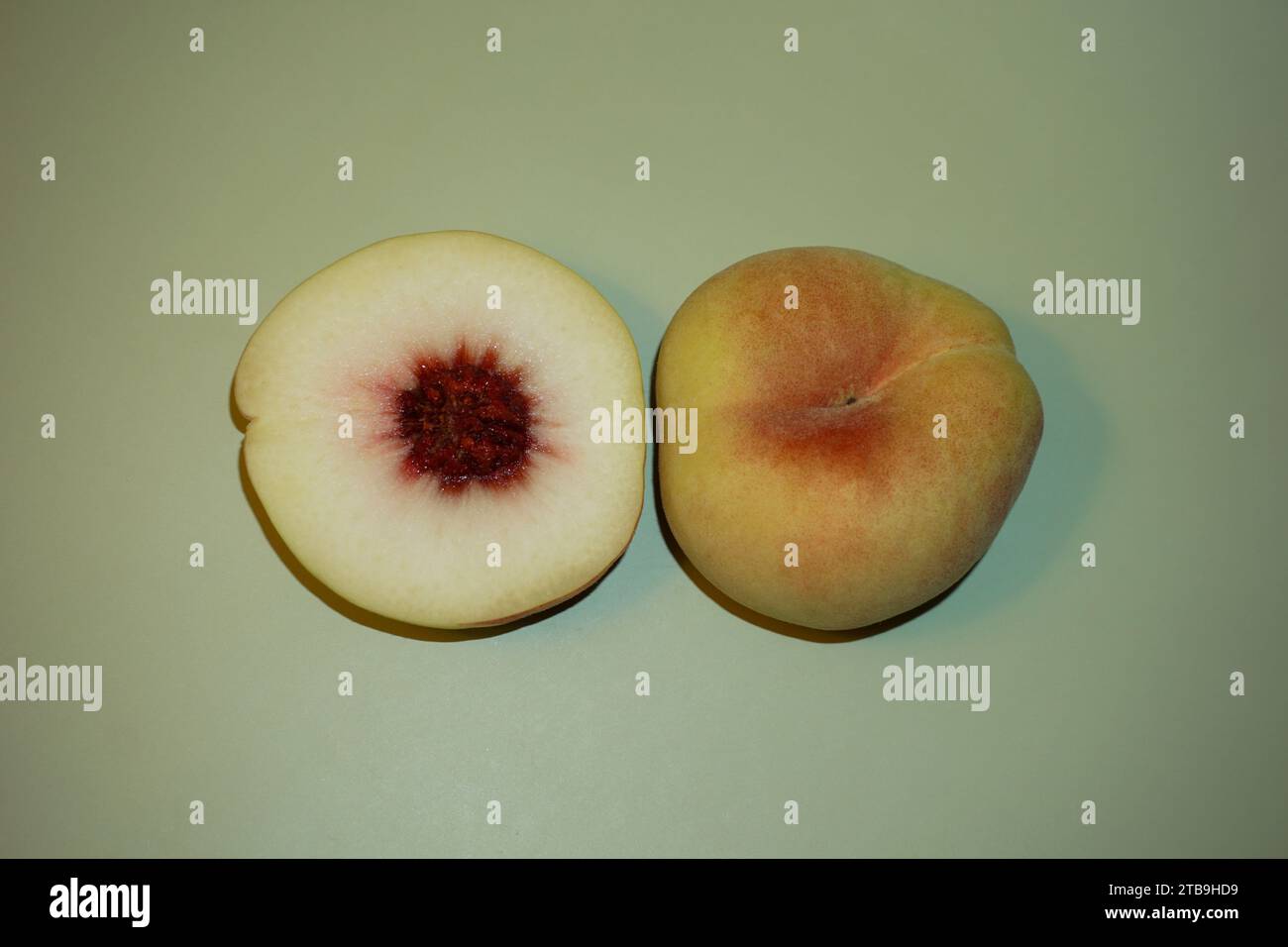 Donut-Peach-Perfection-by-Raju-C-Reddy Stockfoto