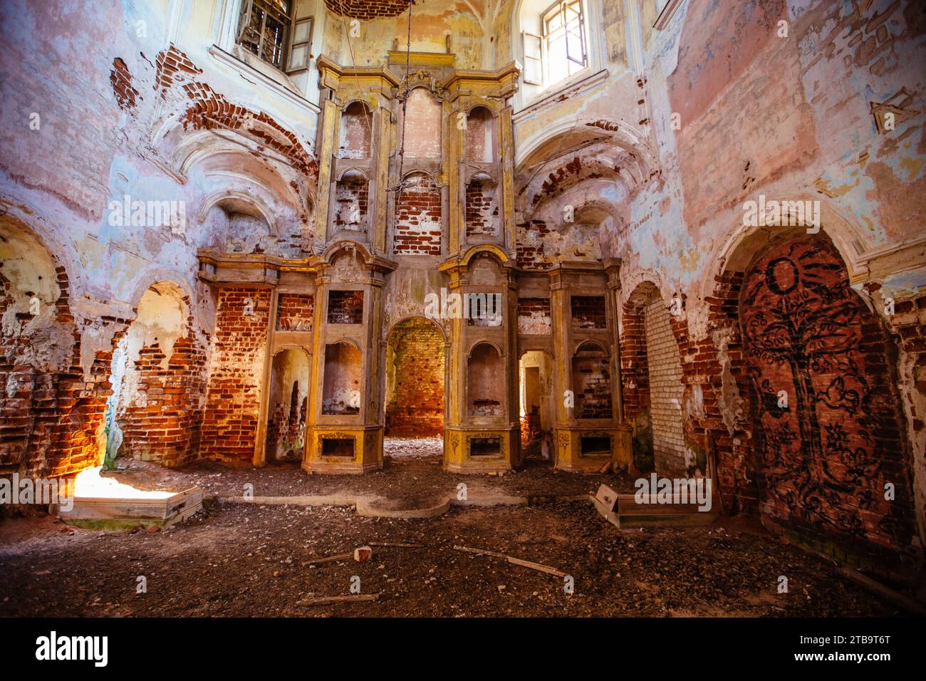 Verlassene Kirche der Verkündigung der Heiligen Jungfrau Maria in der Oblast Tver. Stockfoto