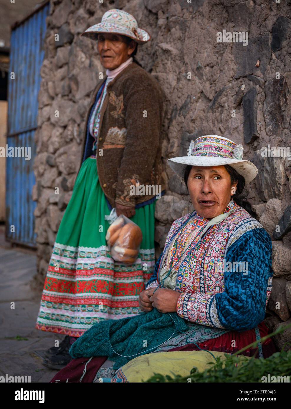 Peruaner in traditioneller Kleidung Stockfoto