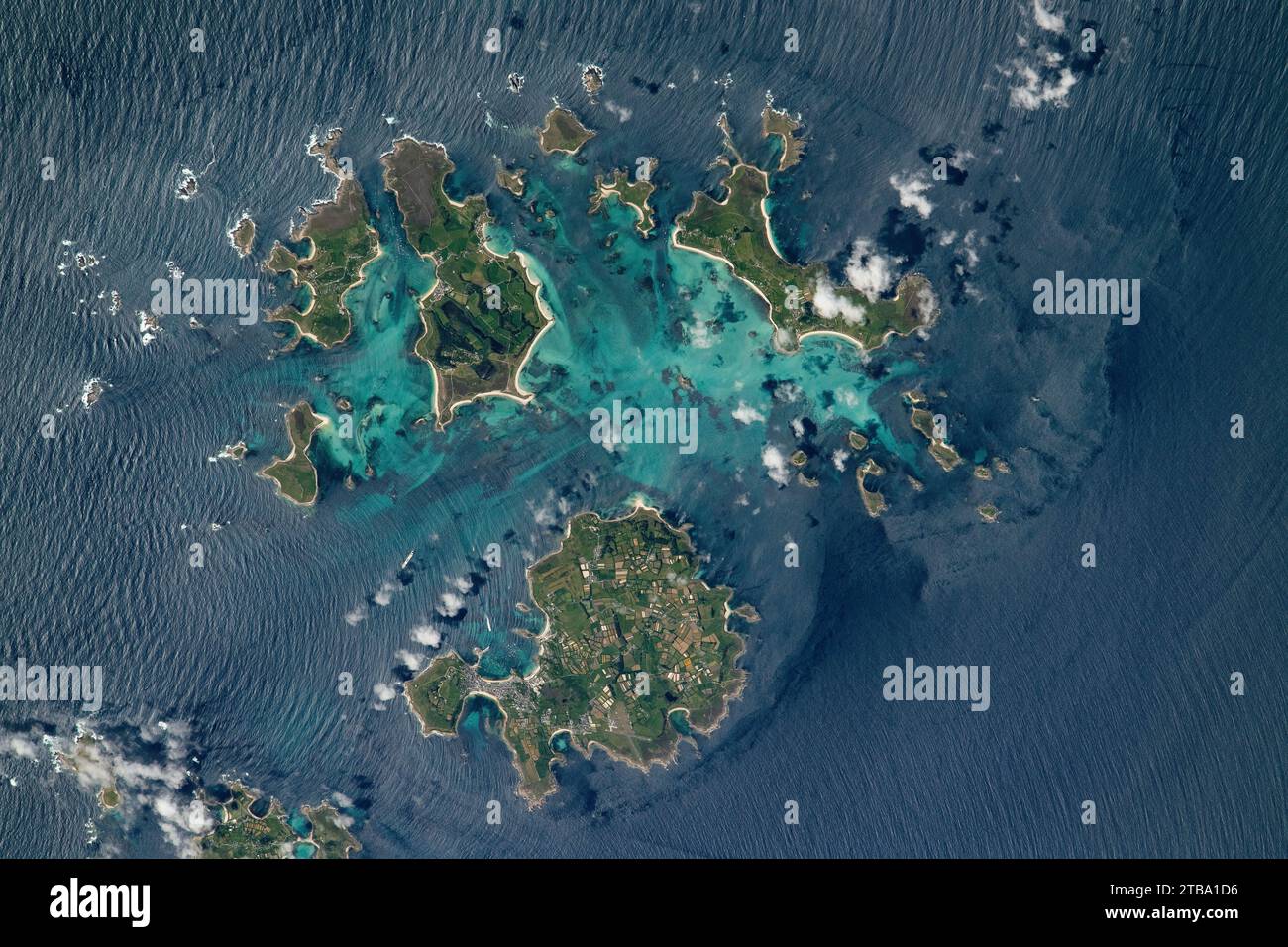 Blick aus dem Weltraum auf die Scilly-Inseln im Keltischen Meer. Stockfoto