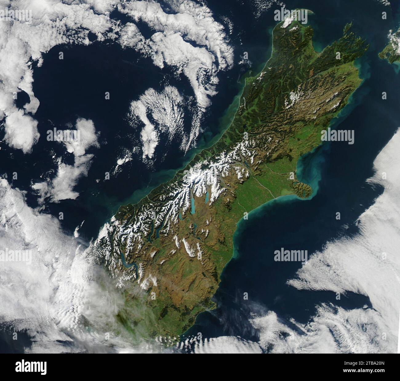 Satellitenansicht der Südinsel Neuseelands mit Lake Tekapo, Lake Wenaka und Lake Hawea. Stockfoto