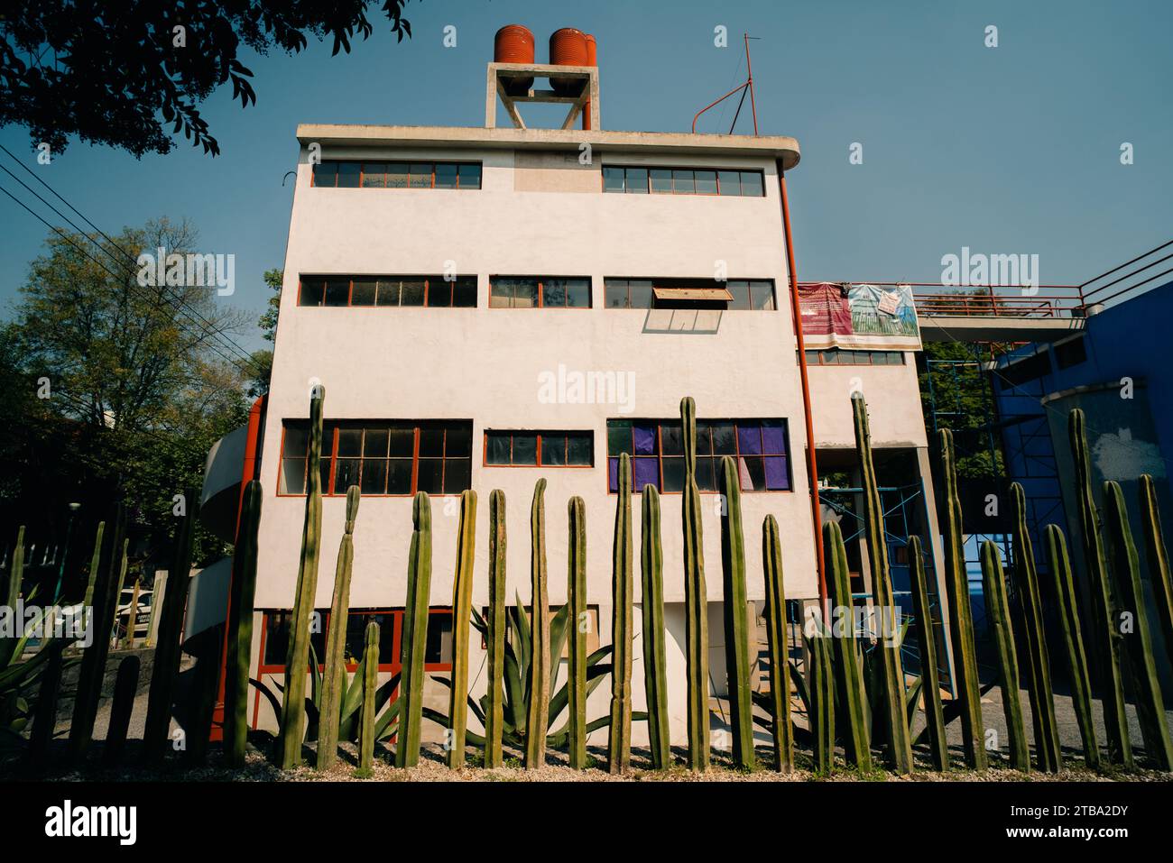 Mexiko-Stadt, Mexiko - 21. Juli 2023 - Diego Rivera und Frida Kahlo Home Studio in Mexiko-Stadt. Hochwertige Fotos Stockfoto